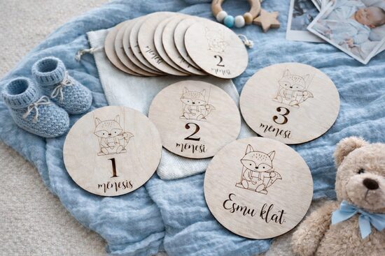 Personalizētas koka mēnešu kartiņas mazulim 