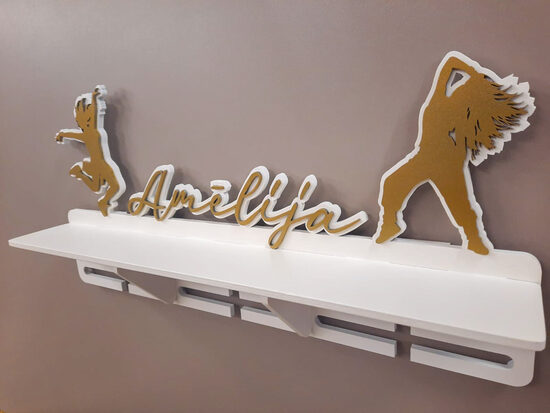 Medaļu stends, kausu plaukts dejošanai