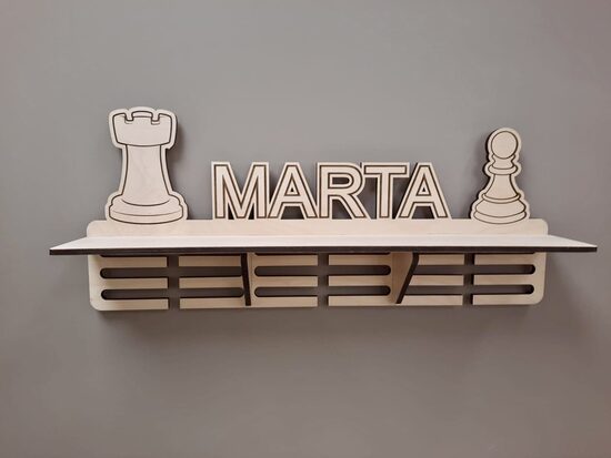 Personalizēts medaļu stends ar plauktu šaha spēlētājam 