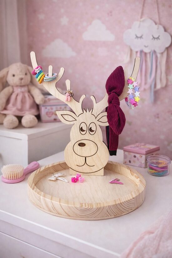 Matu gumiju un rotu statīvs no koka 