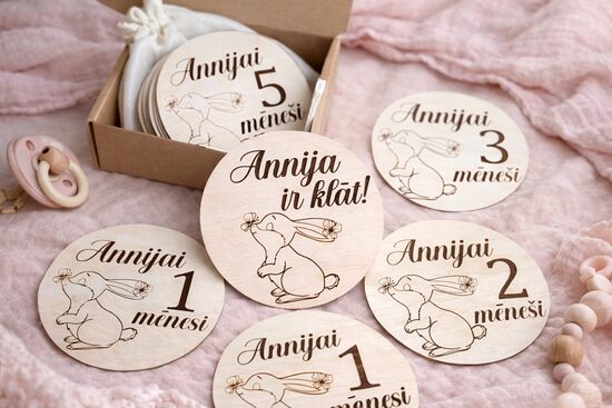 Personalizētas koka mēnešu kartiņas mazulim 