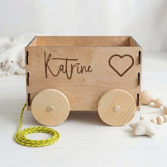 Personalizēta koka  mantu kaste