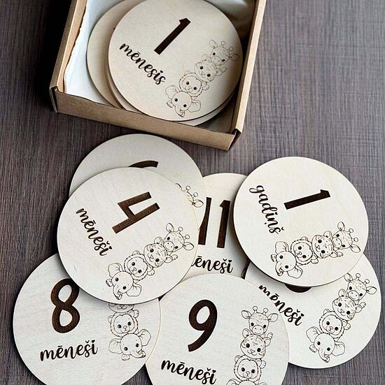 Personalizētas koka mēnešu kartiņas mazulim 