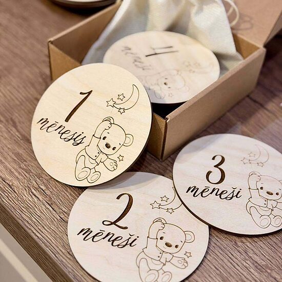 Personalizētas koka mēnešu kartiņas mazulim 