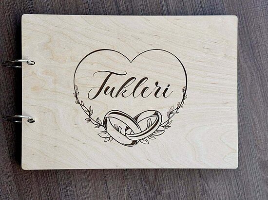 Personalizēts kāzu albums/viesu grāmata koka vākos 