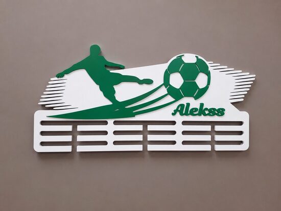 Personalizēts koka stends medaļām- futbolistam 