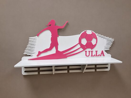 Personalizēts medaļu stends ar plauktu futbolistei