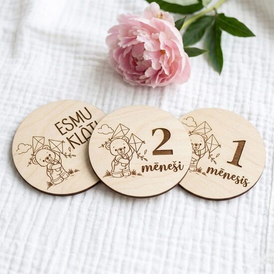 Personalizētas koka mēnešu kartiņas mazulim 