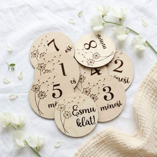 Personalizētas koka mēnešu kartiņas mazulim 