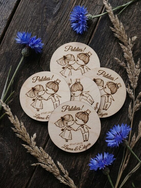 Kāzu dāvaniņas viesiem- koka magnēts 