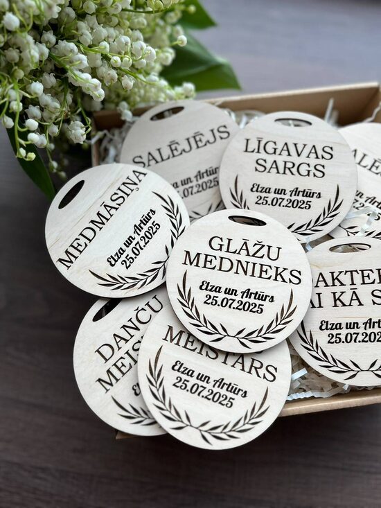 Kāzu amatu koka medaļas 