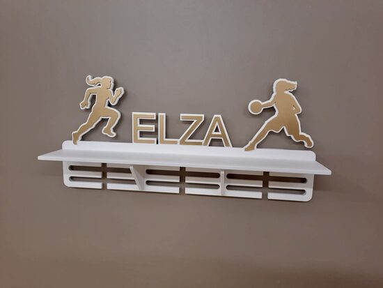 Medaļu stends, kausu plaukts skriešanai un basketbolam