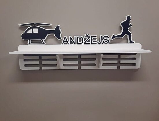 Medaļu stends, kausu plaukts 