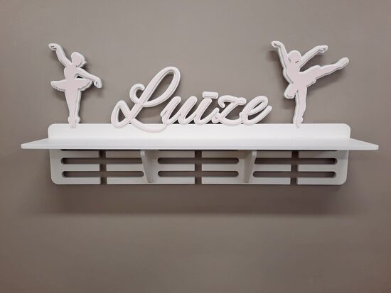 Medaļu stends, kausu plaukts balerīnai