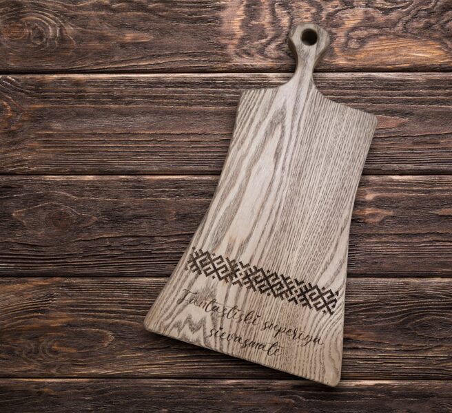 Personalized oak wood cutting board