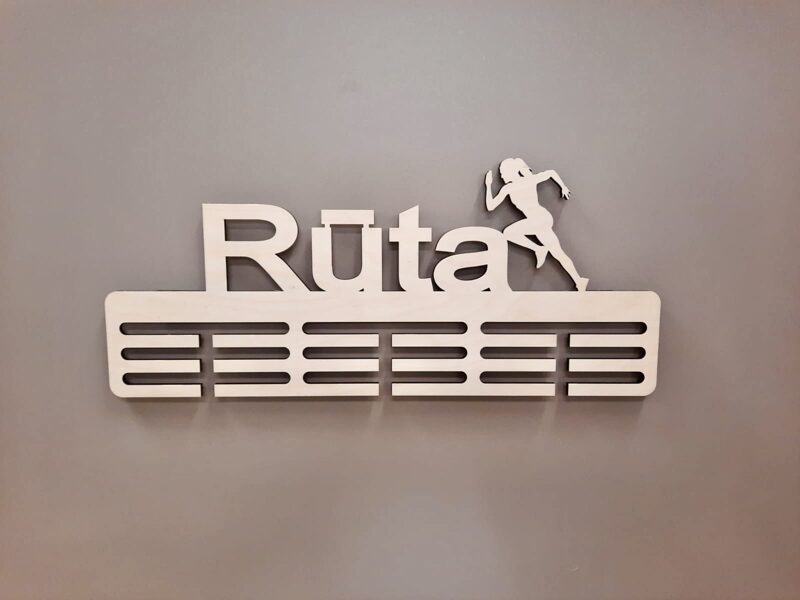 Personalizēts koka medaļu stends 