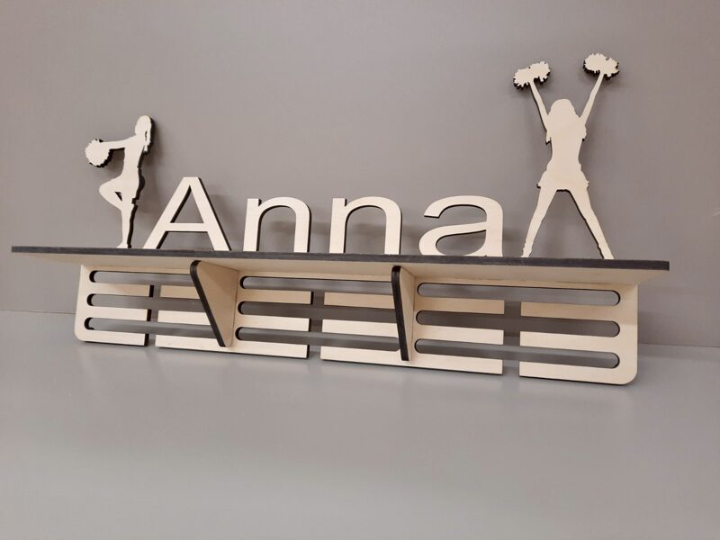 Medaļu stends- plaukts karsējmeitenei