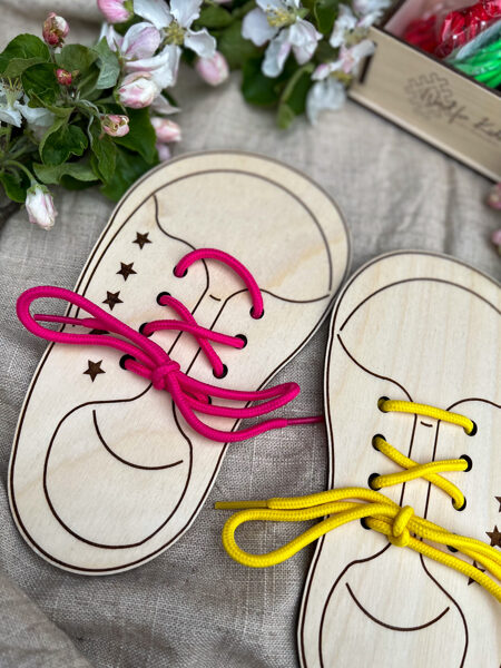 Learn to tie shoes- wooden lacing toy