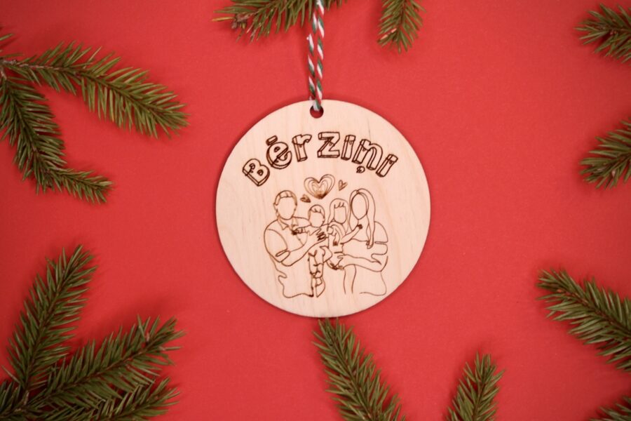 Personalizēti koka Ziemassvētku rotājumi